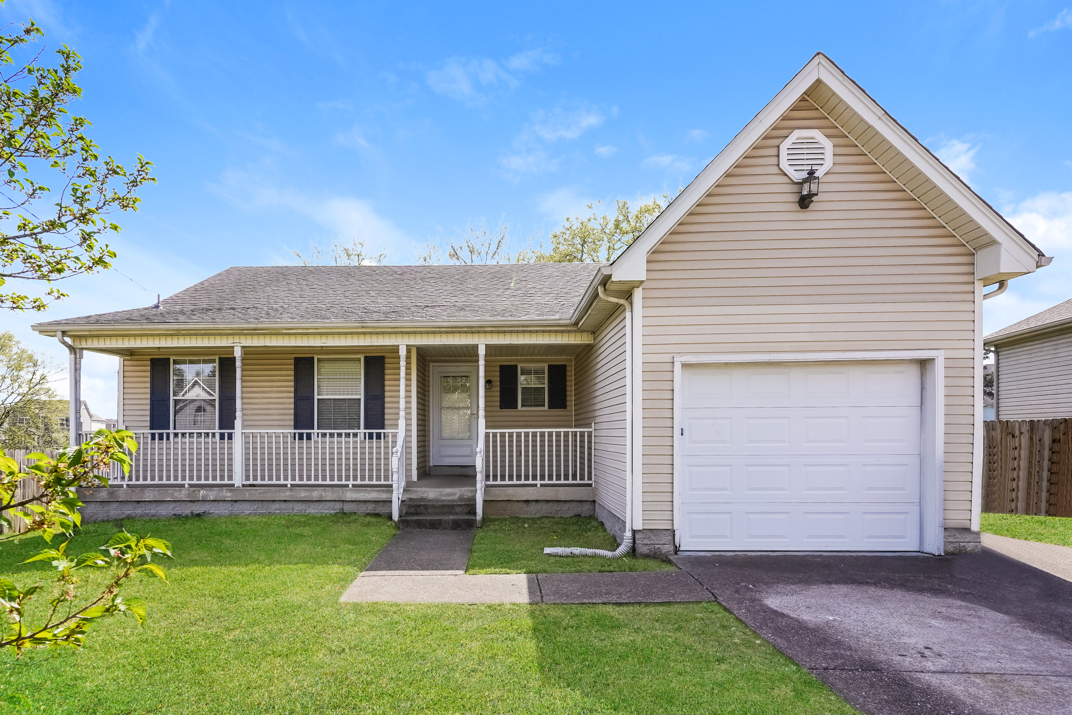 1921 Treeview Ct Antioch, TN 37013